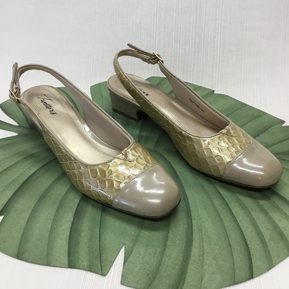 Trotters New Shining Neutral 2 Inch Heels. - Picture 3 of 8